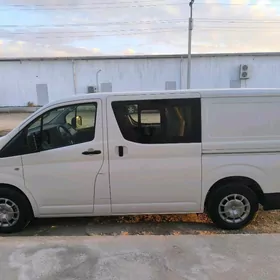 Toyota Hiace 2025
