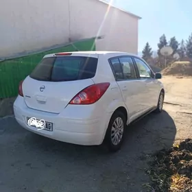 Nissan Versa 2010