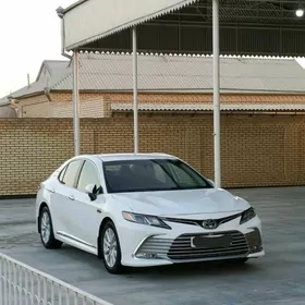 Toyota Camry 2020