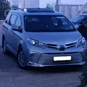 Toyota Sienna 2017