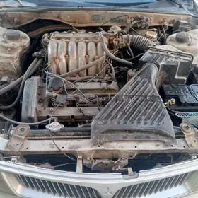 Mitsubishi Diamante 1995