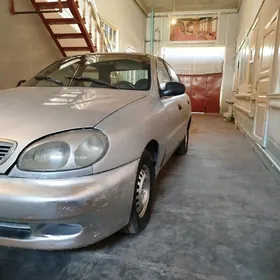 Daewoo Lanos 1998