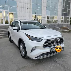 Toyota Highlander 2021