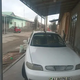 Daewoo Nubira 1999