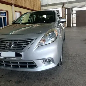 Nissan Versa 2011