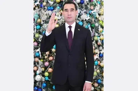 Serdar Berdimuhamedow türkmen halkyny Täze - 2026-njy ýyl bilen gutlady