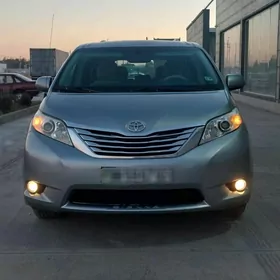 Toyota Sienna 2011