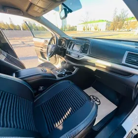 Toyota Highlander 2016