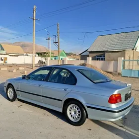 BMW E39 1998