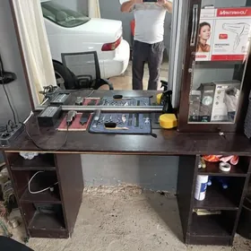 Парикмахер тумба