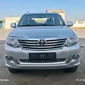 Toyota Fortuner 2012