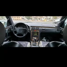 Mercedes-Benz E430 1998