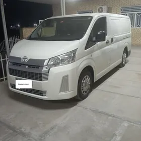 Toyota Hiace 2021