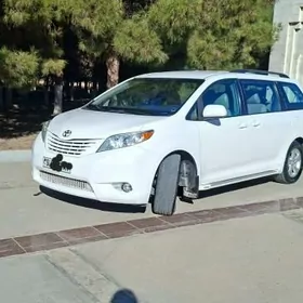 Toyota Sienna 2017