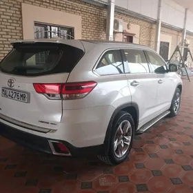 Toyota Highlander 2018