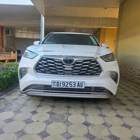 Toyota Highlander 2020