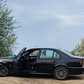 BMW E39 2000