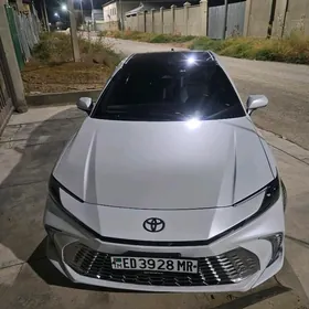 Toyota Camry 2025