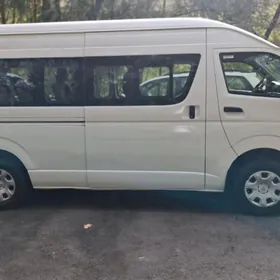 Toyota Hiace 2017