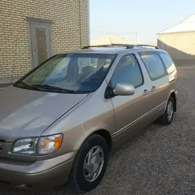 Toyota Sienna 2000