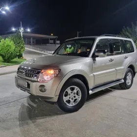 Mitsubishi Pajero 2008