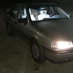 Opel Vectra 1990