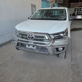 Toyota Hilux 2025