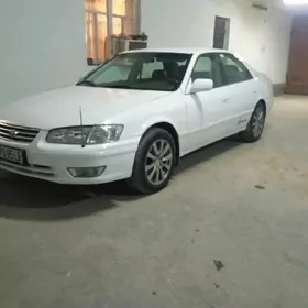 Toyota Camry 2000