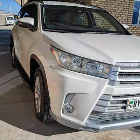 Toyota Highlander 2019