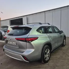 Toyota Highlander 2021