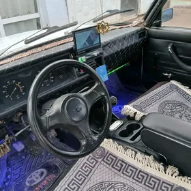 Lada 2107 1985