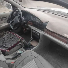 Nissan Bluebird 1993