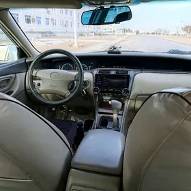Toyota Avalon 2001