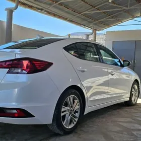 Hyundai Elantra 2020