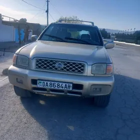 Nissan Pathfinder 1999
