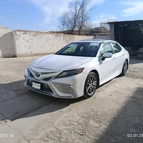 Toyota Camry 2021