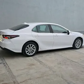 Toyota Camry 2022
