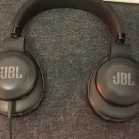 JBL nausnik