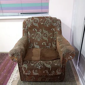 диван и два кресла