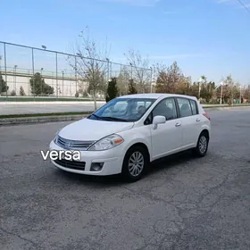 Nissan Versa 2012