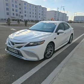 Toyota Camry 2021