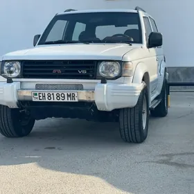 Mitsubishi Pajero 1995