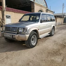 Mitsubishi Pajero 1994