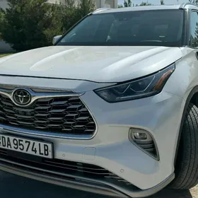 Toyota Highlander 2021