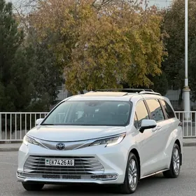 Toyota Sienna 2021