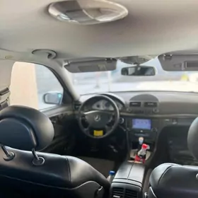 Mercedes-Benz E320 2003