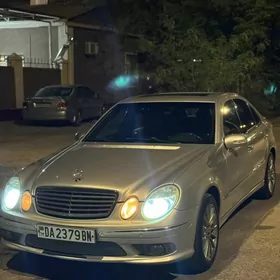 Mercedes-Benz E320 2002
