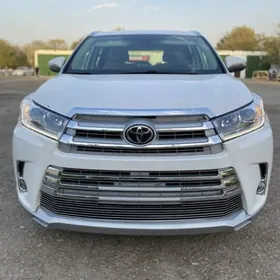 Toyota Highlander 2019