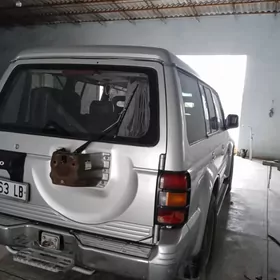 Mitsubishi Pajero 1994