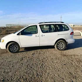 Toyota Sienna 2001